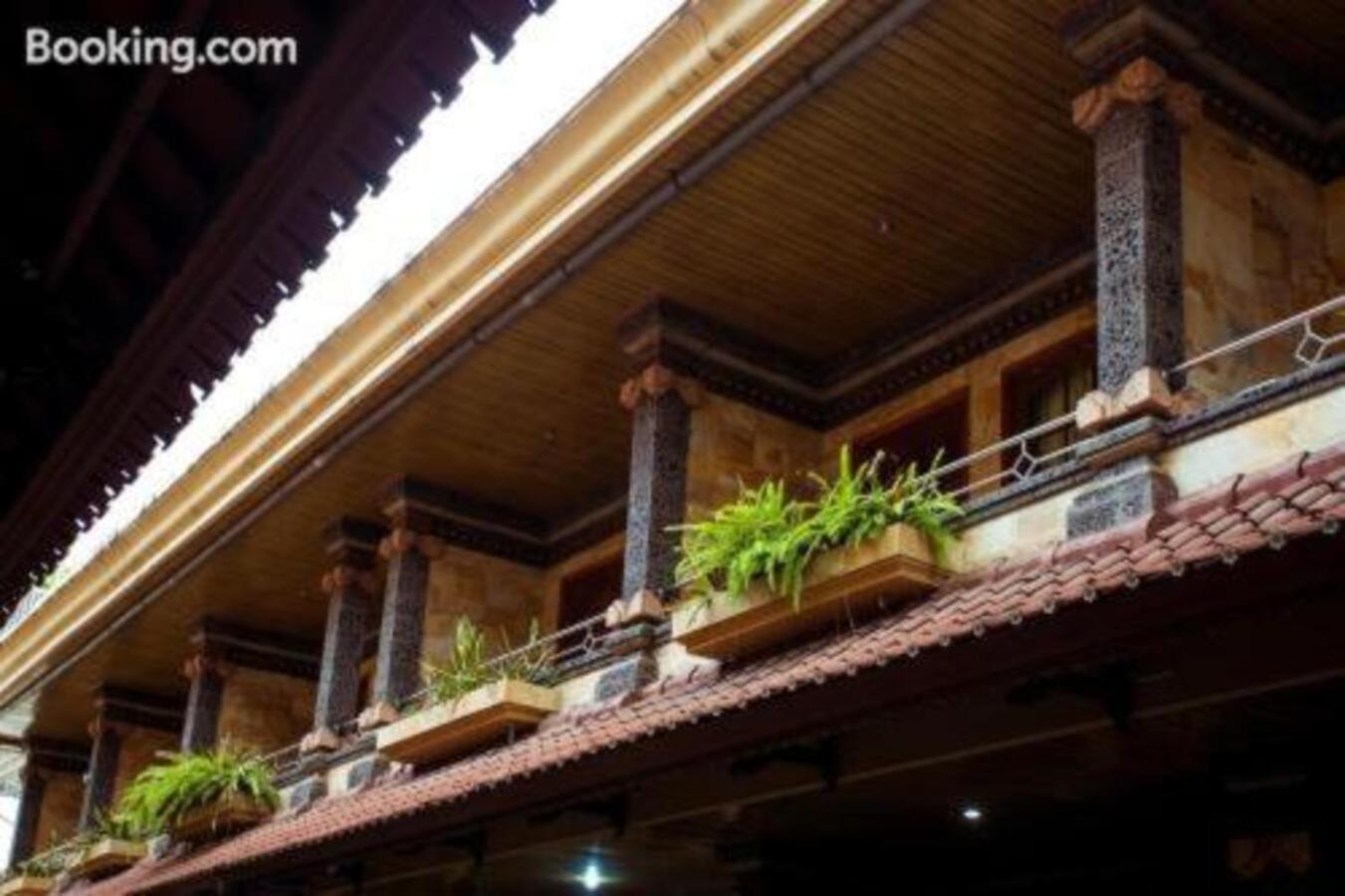 Segara Sadhu Apartment *